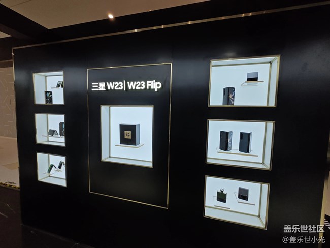【三星W23系列快閃店打卡】感受W23的尊貴，觀賞電影大作回顧