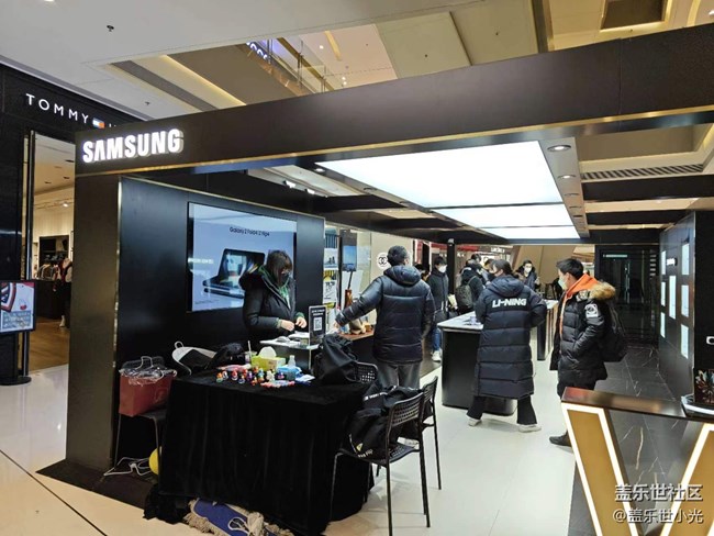 【三星W23系列快閃店打卡】感受W23的尊貴，觀賞電影大作回顧