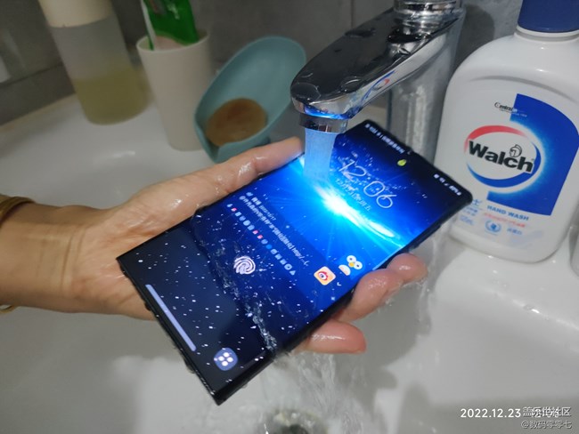 三星S22 Ultra的IP68防水功能真的有用！