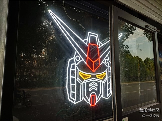 【打卡精彩生活】街邊的模玩店