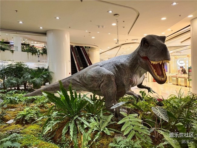 【打卡精彩生活】大峽谷中驚現(xiàn)恐龍，重返侏羅紀時代