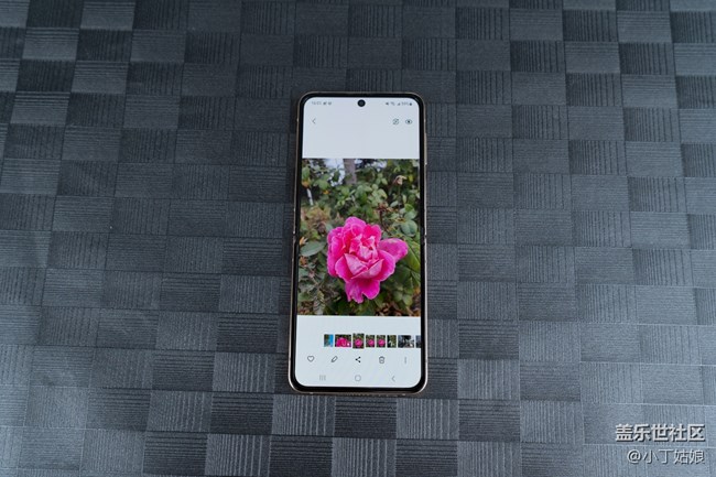 三星W23 Flip：創(chuàng)建濾鏡真不錯(cuò)