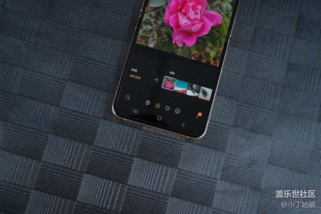 三星W23 Flip：創(chuàng)建濾鏡真不錯(cuò)