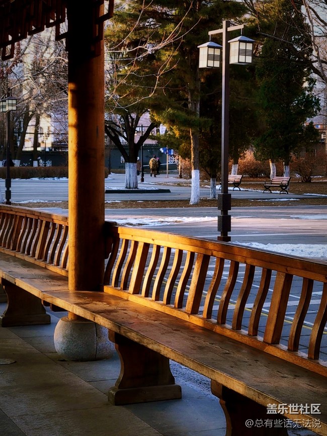 【辭舊迎新】+長(zhǎng)廊上的光