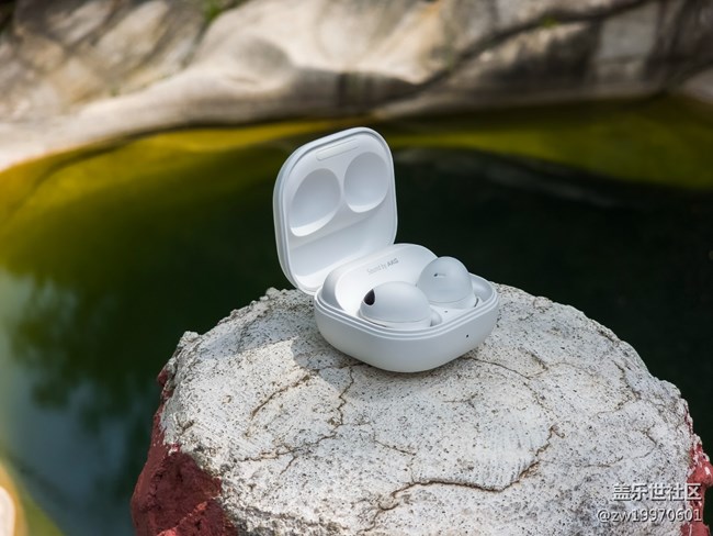 抓住2022尾巴的Z Fold4及其他產品評測貼