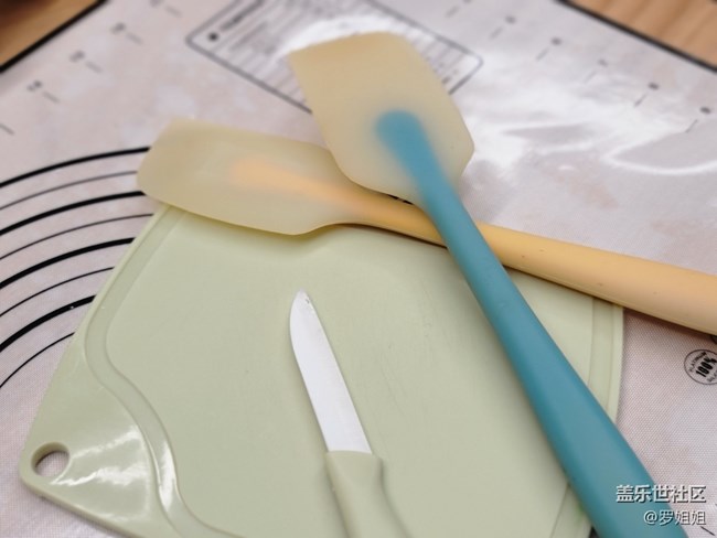 年終活動——制作紙杯蛋糕活動