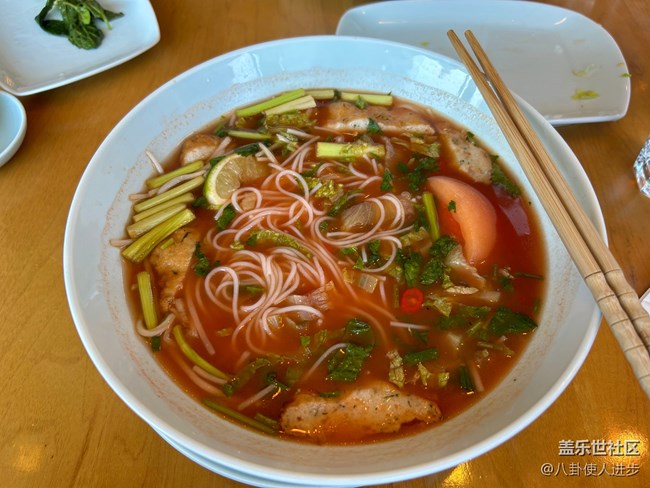 拍照對比：iPhone 14 Plus VS Galaxy S22+