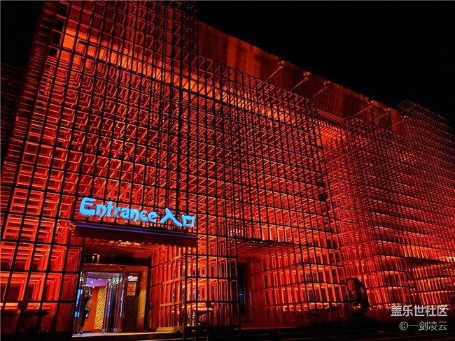 【打卡精彩生活】今天天氣好呀適合看話劇