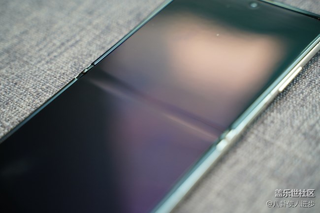 華為Pocket S對比三星Galaxy Z Flip3:差距不是一點點 華為Pocket S對比三星Galaxy Z Flip3:差距不是一點點