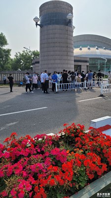 山東一所大學門口