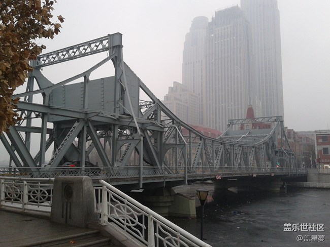 【故鄉(xiāng)之思】霏霏細雨中的海河五橋