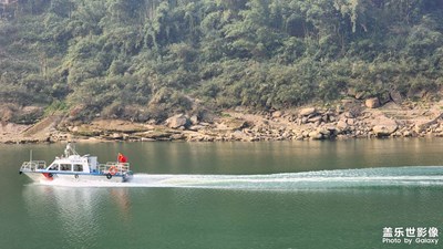 游張飛古道，看張飛洞