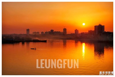 夕陽(yáng)紅