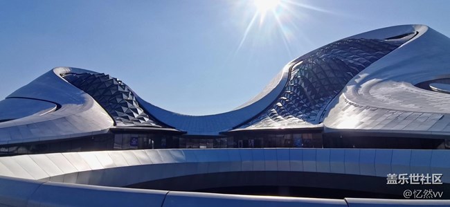 【仰望天空】晴空下的大劇院