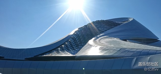 【仰望天空】晴空下的大劇院