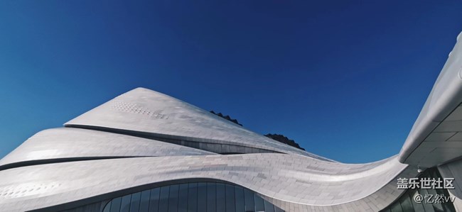 【仰望天空】晴空下的大劇院