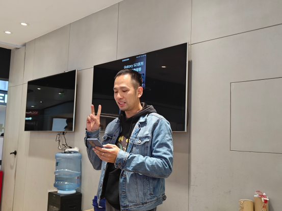 三星Galaxy S23中國發(fā)布會（廣州站）門店直播熱鬧現(xiàn)場