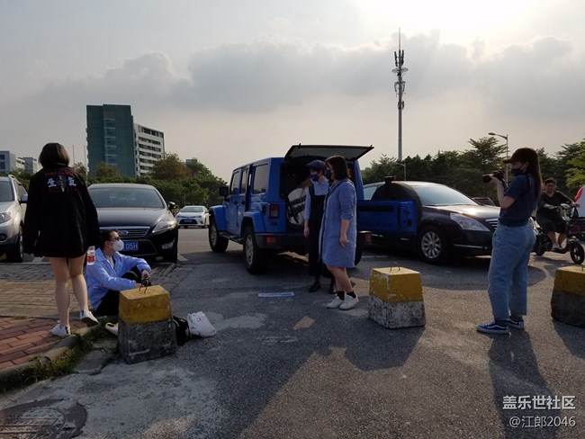 最近兩年的新機子拍照都有逆光眩光泛白的問題