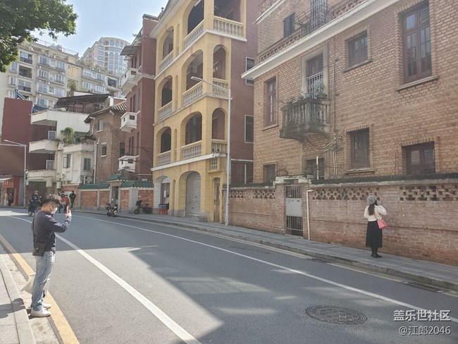 最近兩年的新機子拍照都有逆光眩光泛白的問題