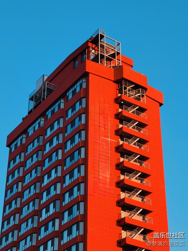 仰望天空+沈陽(yáng)中街建筑與藍(lán)天