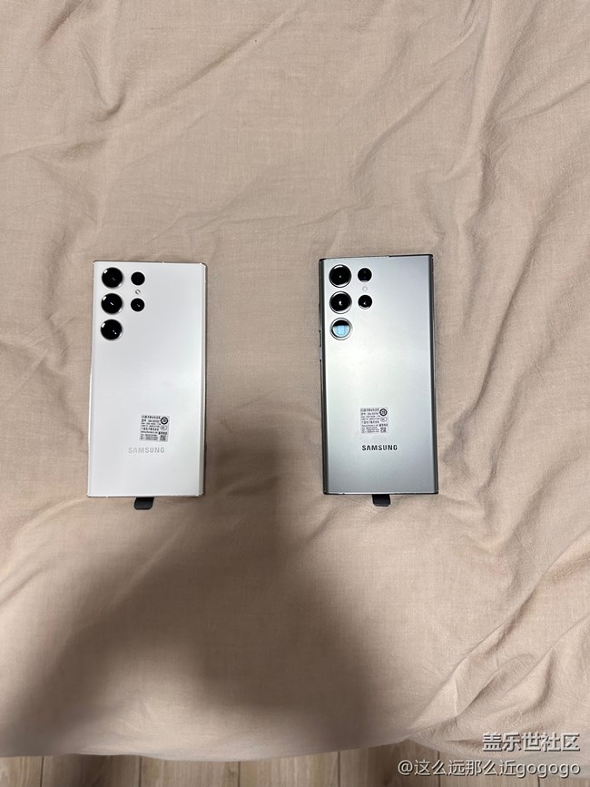 白色和綠色在手，機(jī)友們喜歡哪個(gè)？