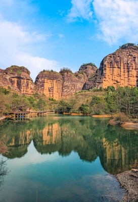 (網(wǎng)紅打卡地)+龍虎山