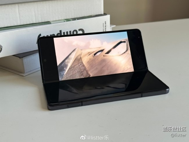 來談?wù)勗谡郫B屏上的追劇體驗