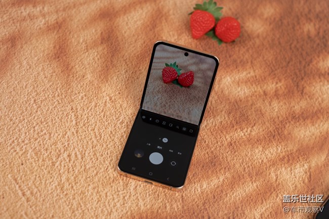 三星W23 Flip多角度懸停拍照的可玩性還是蠻高