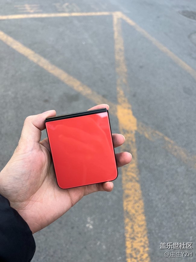 三星Z Flip4這次續(xù)航很穩(wěn)