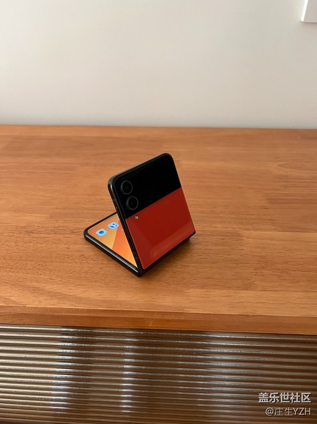 三星Z Flip4這次續(xù)航很穩(wěn)