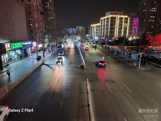 三星小折疊的夜景表現(xiàn)不錯(cuò)