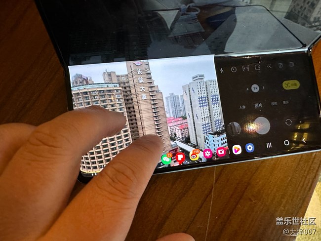 折疊屏手機(jī)拍照大法 你都會(huì)用了嗎？