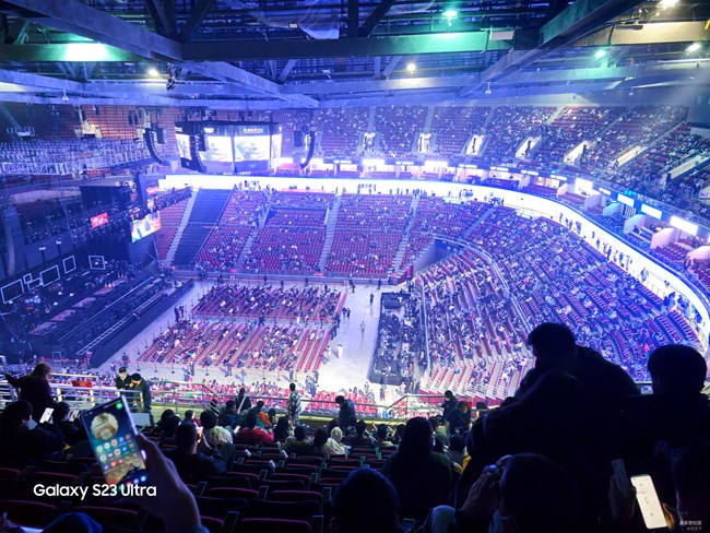 【體驗(yàn)百倍變焦】用S23U拉近與老狼葉蓓的距離 【體驗(yàn)百倍變焦】用S23U拉近與老狼葉蓓的距離