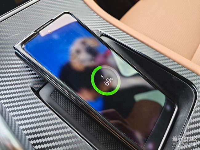 都說三星手機(jī)續(xù)航拉跨，Galaxy Z Fold4的表現(xiàn)出乎想象