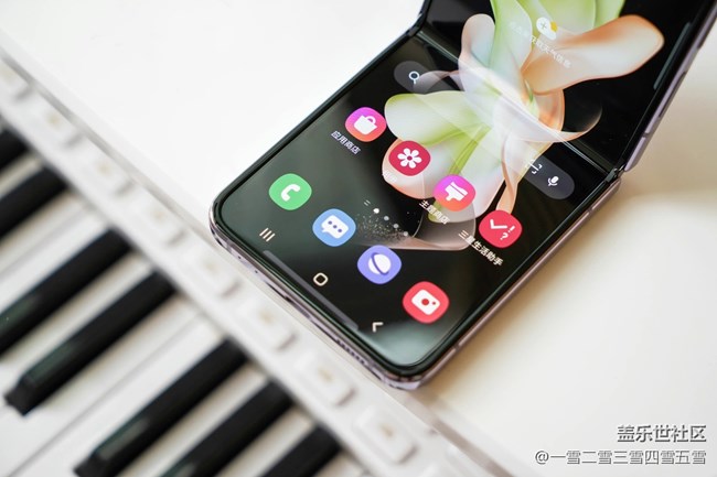 Galaxy Z Flip4【幽紫秘境】