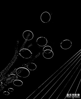 運(yùn)河公園燈影