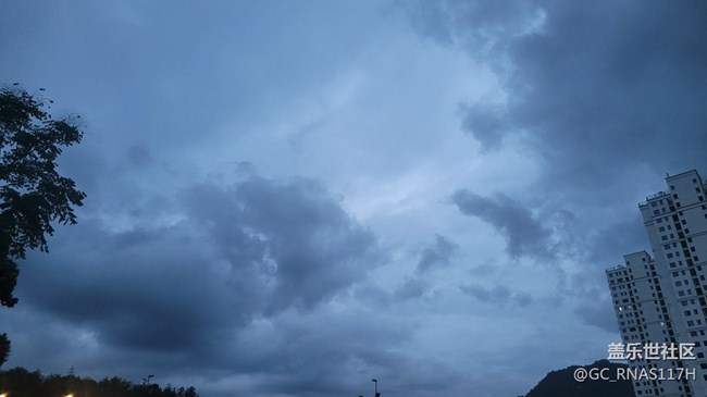 【最美四月天】烏云蓋頂