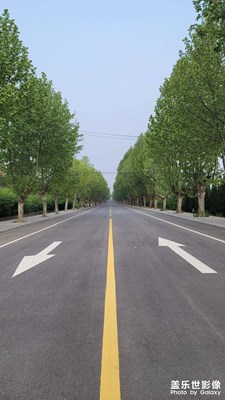 鏡頭一倍倍的拉進