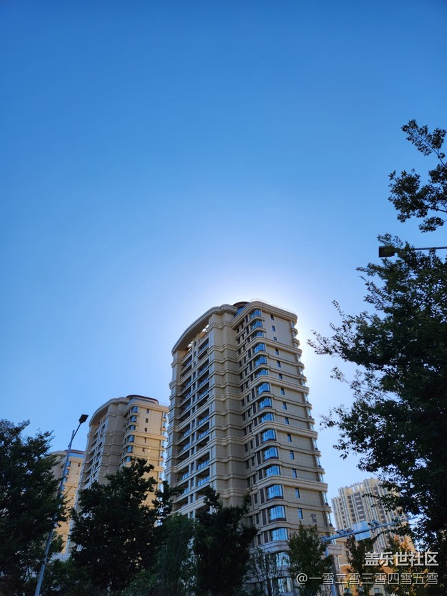 用Galaxy Z Fold4拍攝的小城風光