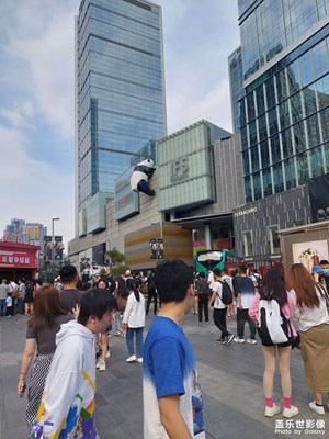 五一節(jié)的成都人山人海