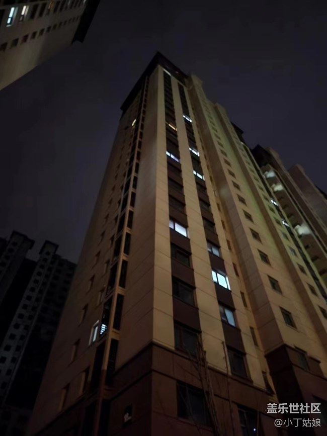 心系天下W23 Flip的夜拍效果也太好了吧！