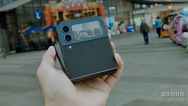 三星 Z Flip4 前置鏡頭自拍