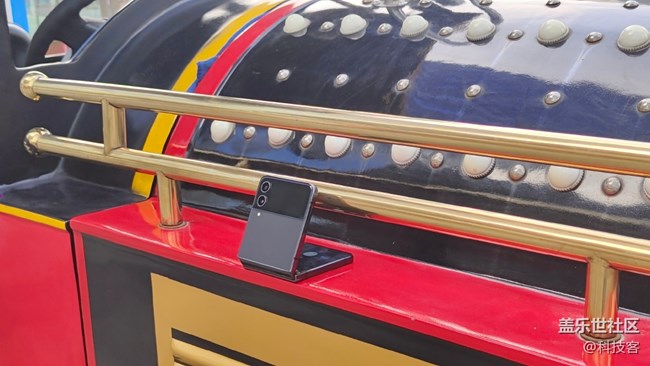 三星 Z Flip4 前置鏡頭自拍