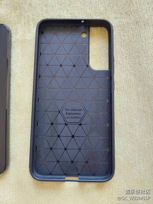 用了快一年的手機殼