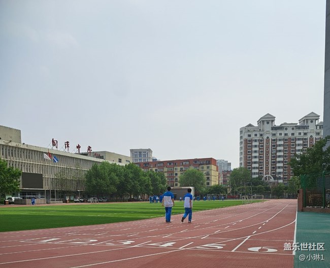 【與青春撞個(gè)滿懷】重返校園