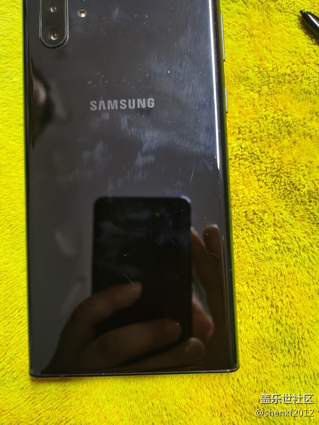 今天申請(qǐng)了包外集中換屏，對(duì)比去來還是覺得官方靠譜！