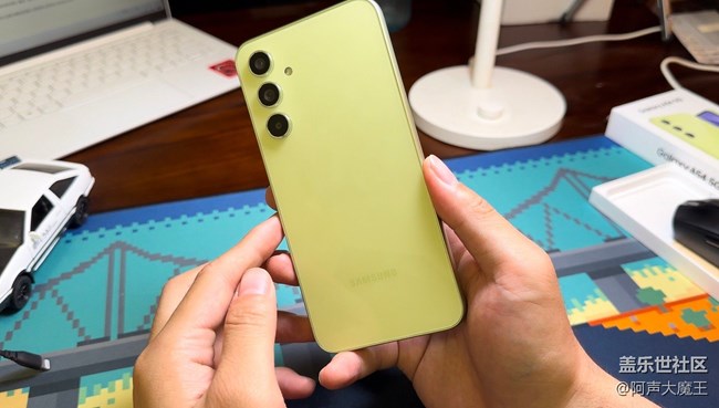 很難想象Galaxy A54也配有防塵防水[淚][淚][淚] ???