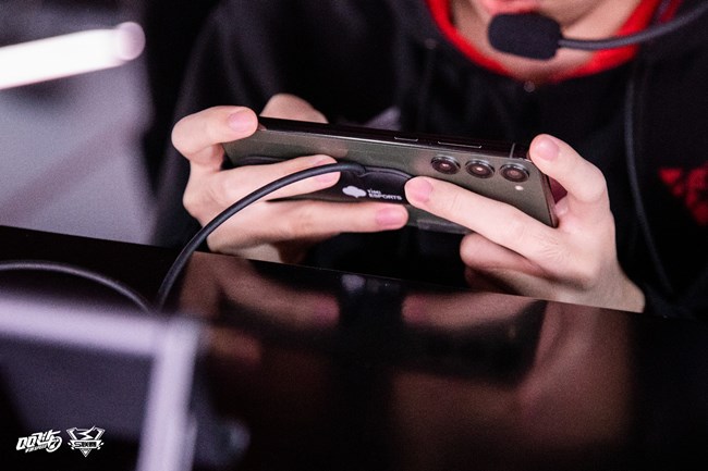 三星Galaxy S23系列手機(jī)，助力選手飛馳賽場(chǎng)！