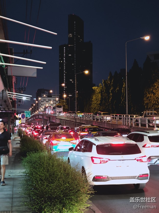 【沿途美景】他鄉(xiāng)夜景