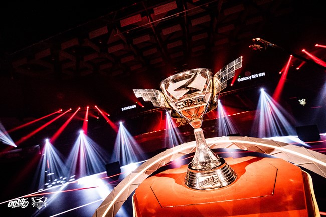 三星Galaxy S23系列手機(jī)，助力選手飛馳賽場(chǎng)！